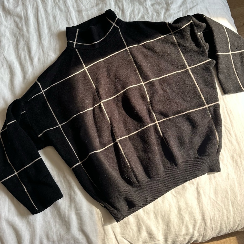 DAVI & DANI Black and White Checkered Turtleneck Sweater